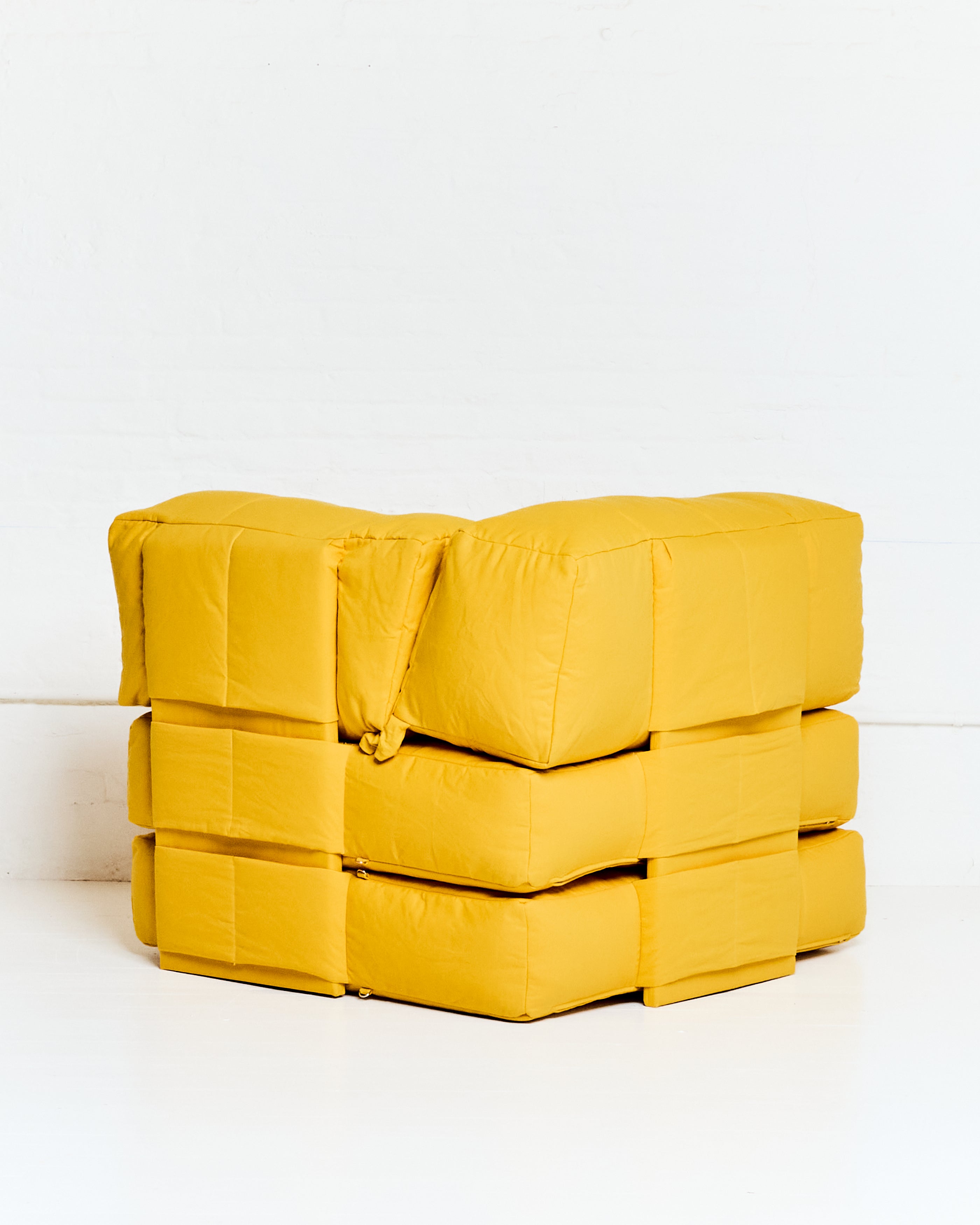 Duvet Corner Module Taxi Yellow