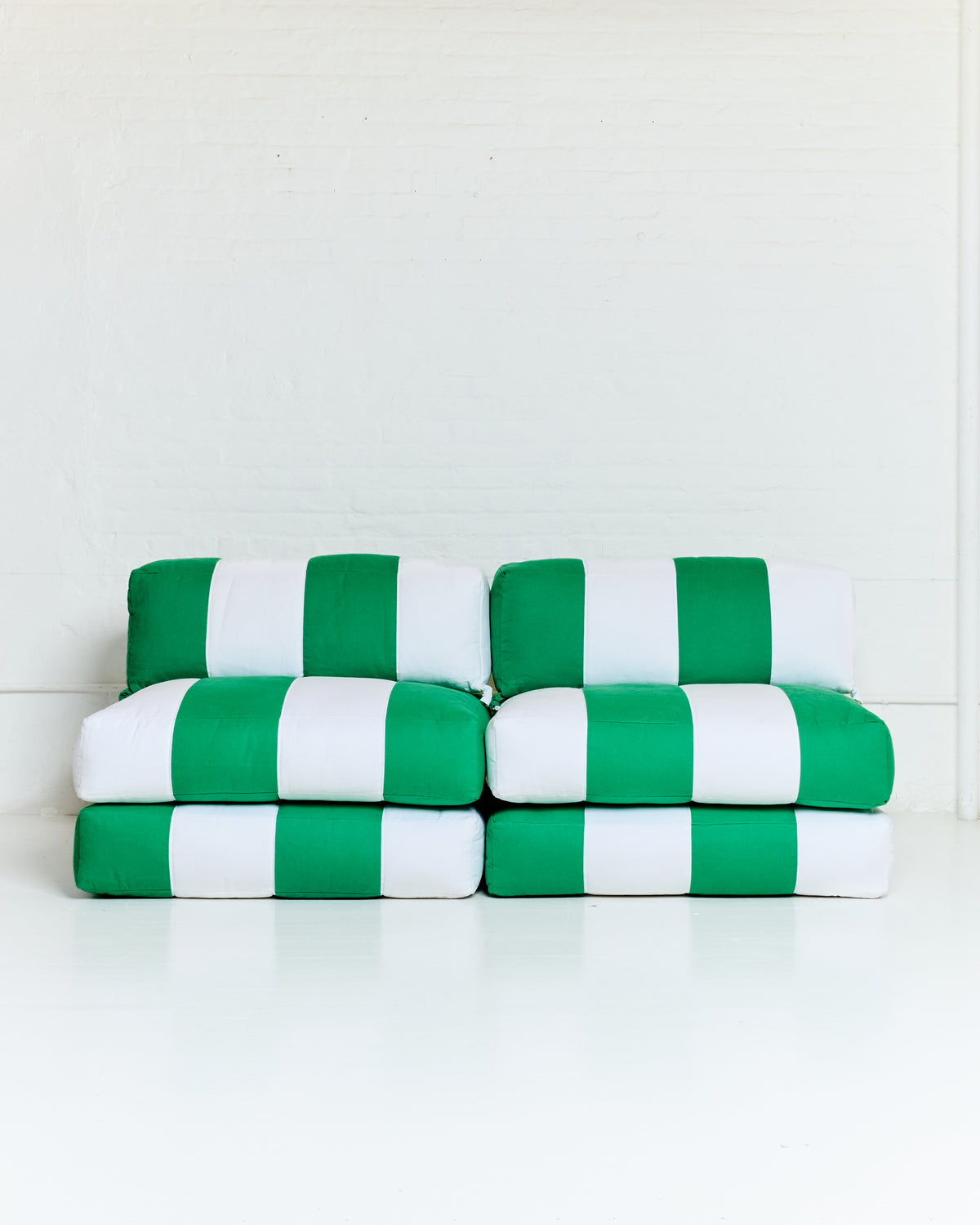 Duvet Armless Sofa Kelly Green/White