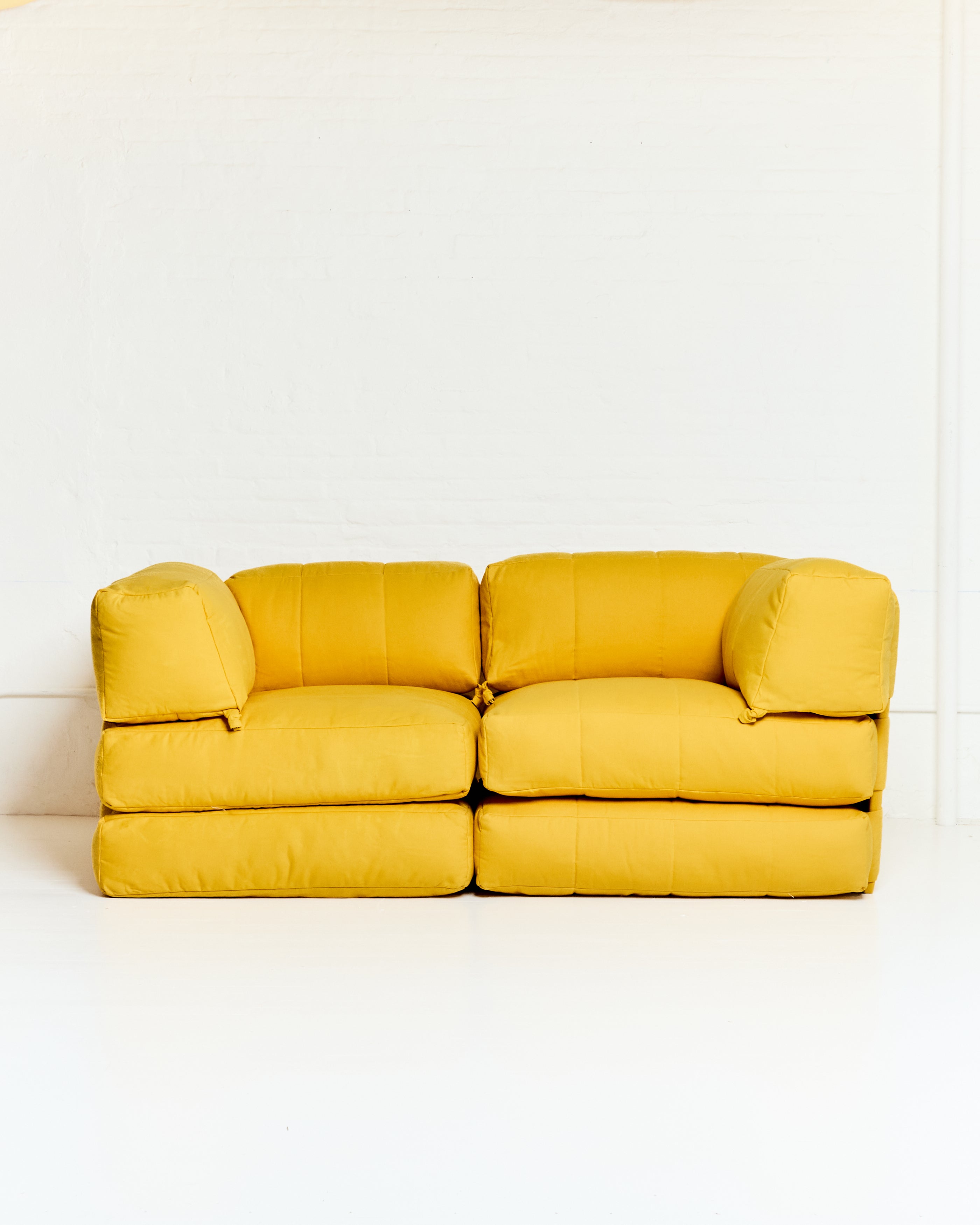 Duvet Corner Module Taxi Yellow