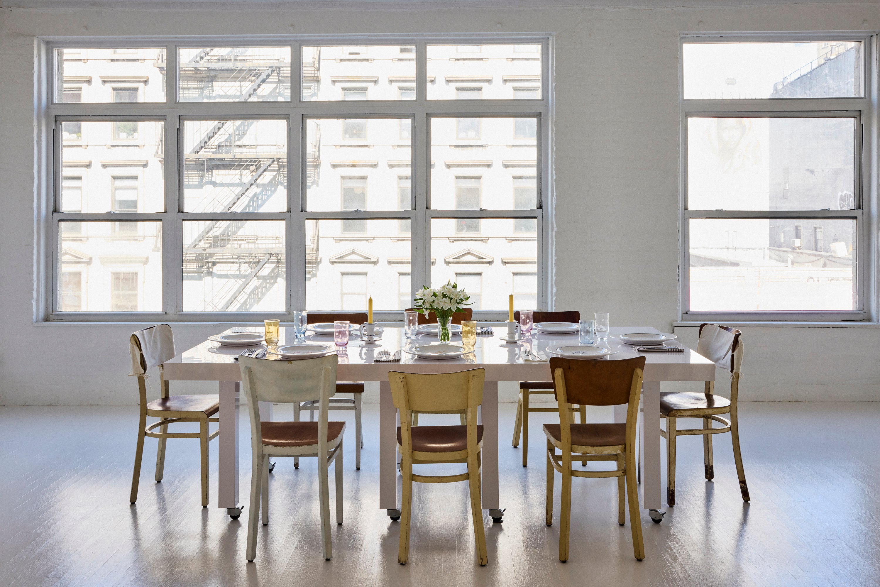 Studio Table High in White