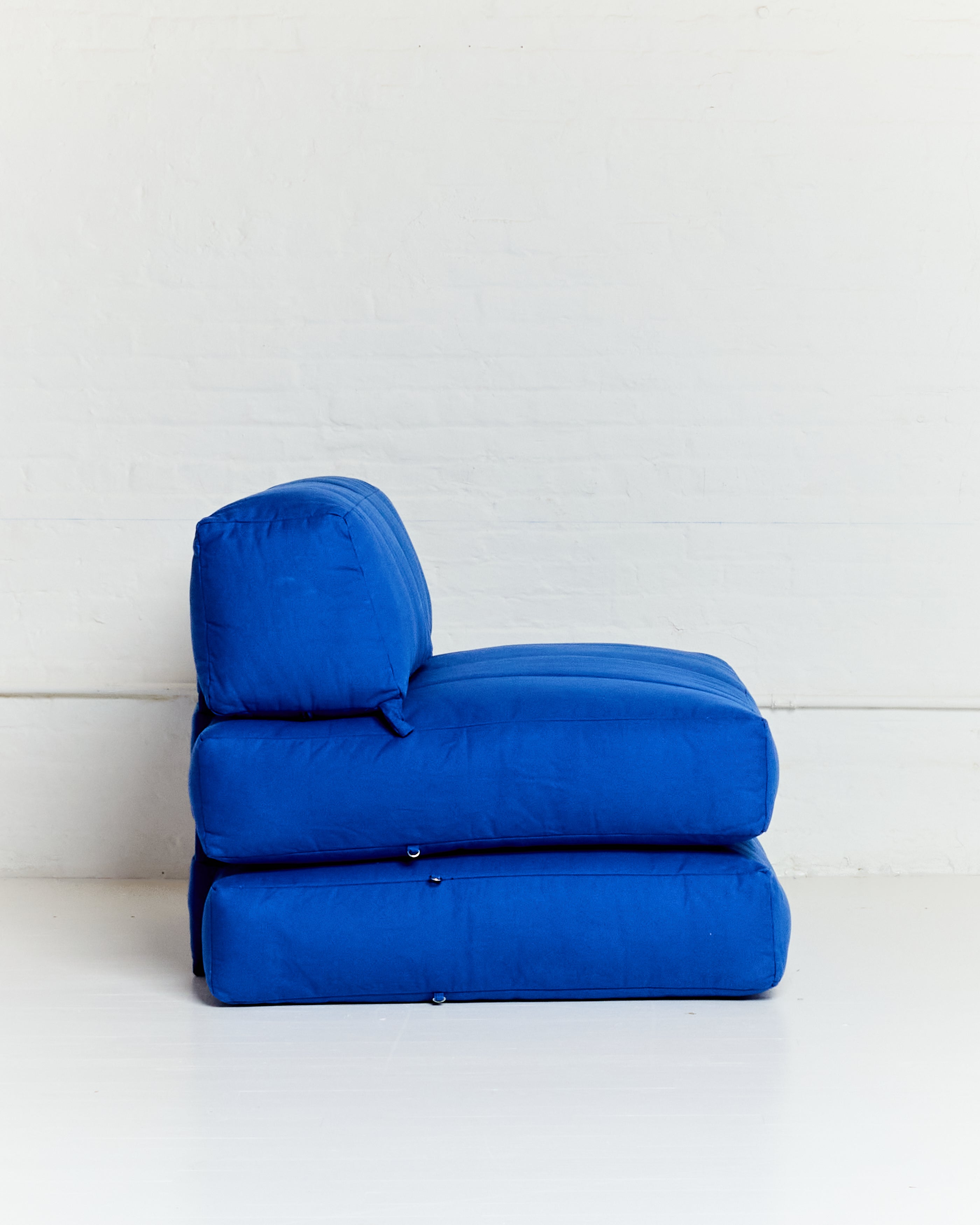Duvet Armless Module Multi Vintage Red/Klein Blue