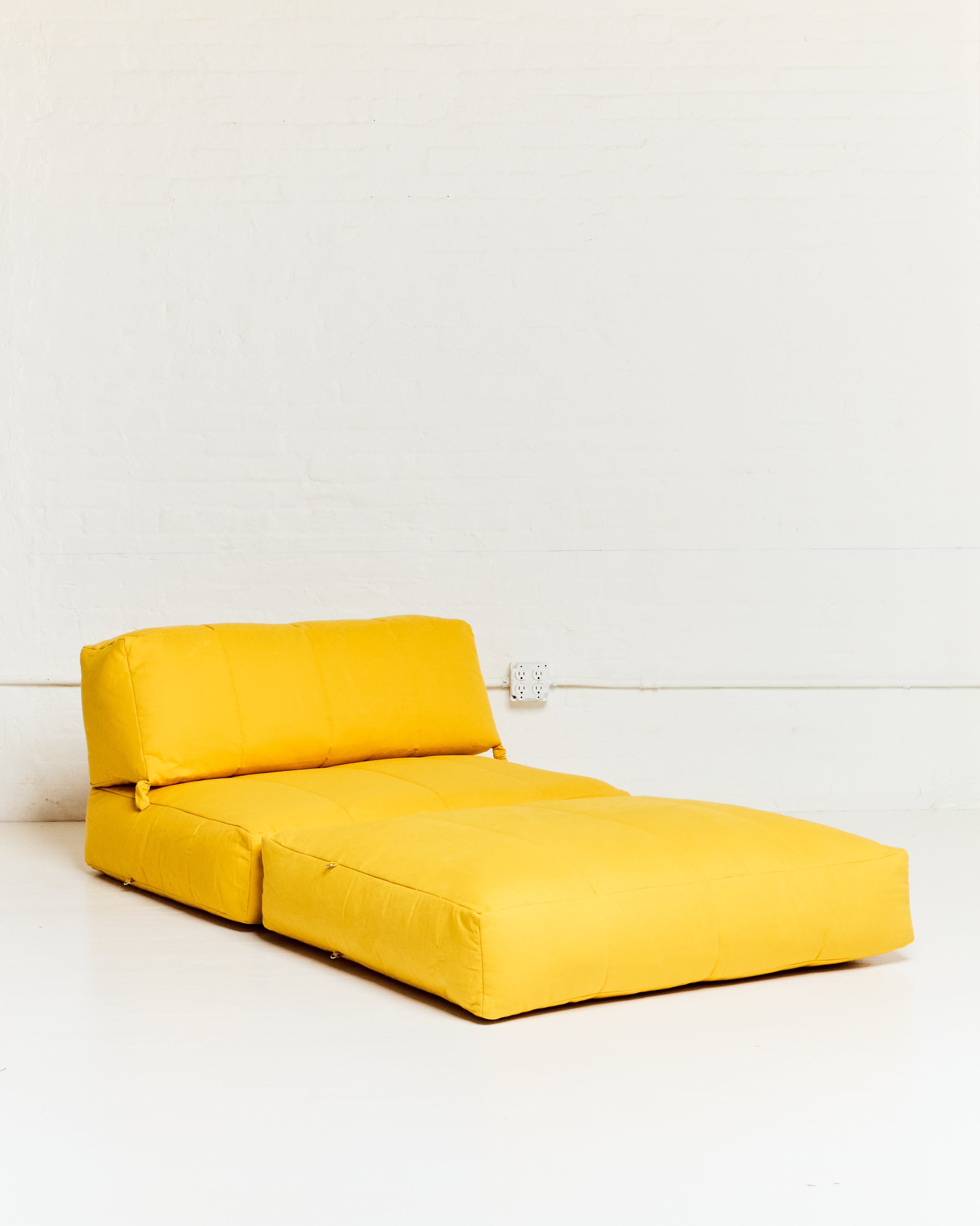 Duvet Armless Module Multi Vintage Red/Klein Blue