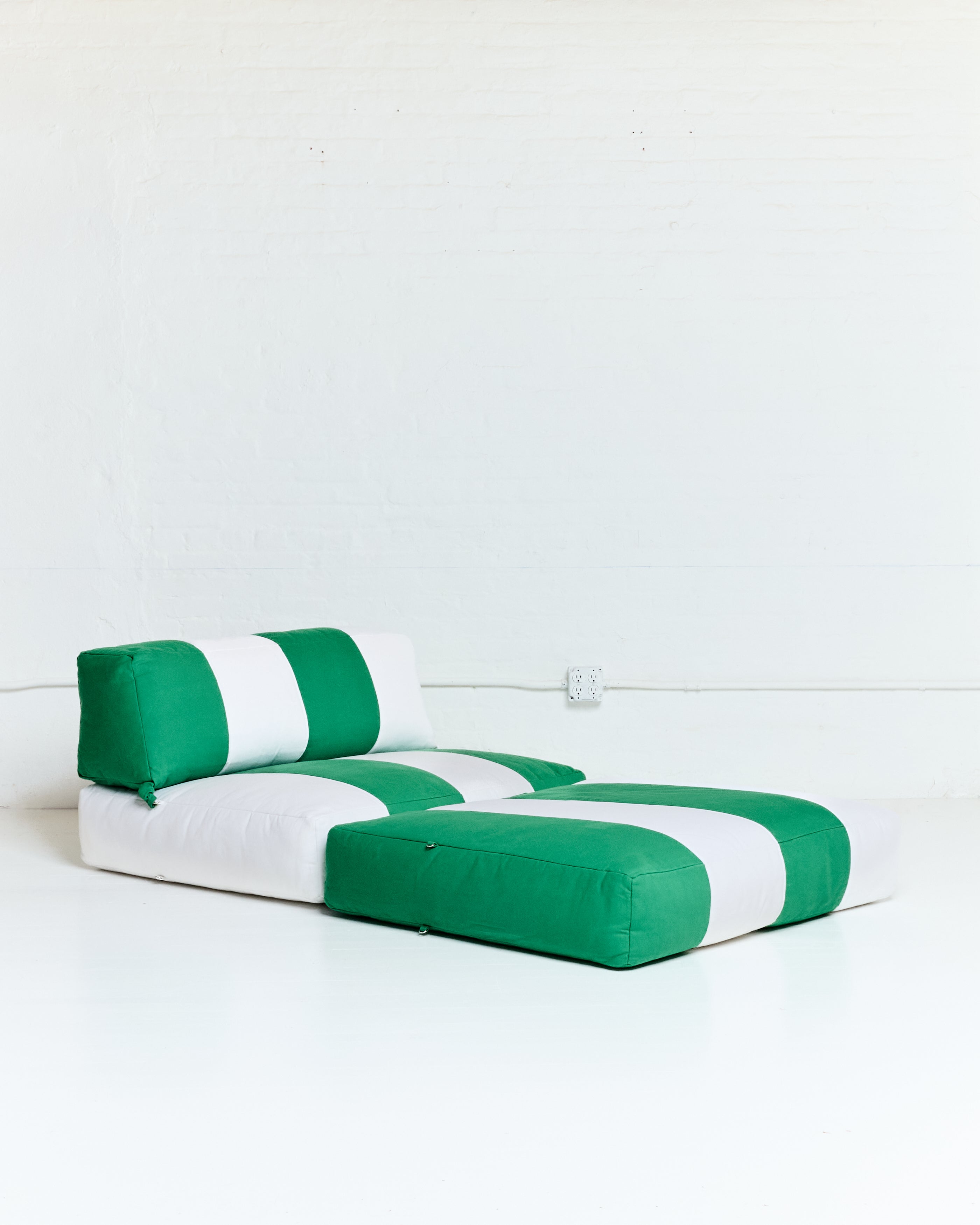 Duvet Armless Module Multi Vintage Red/Klein Blue