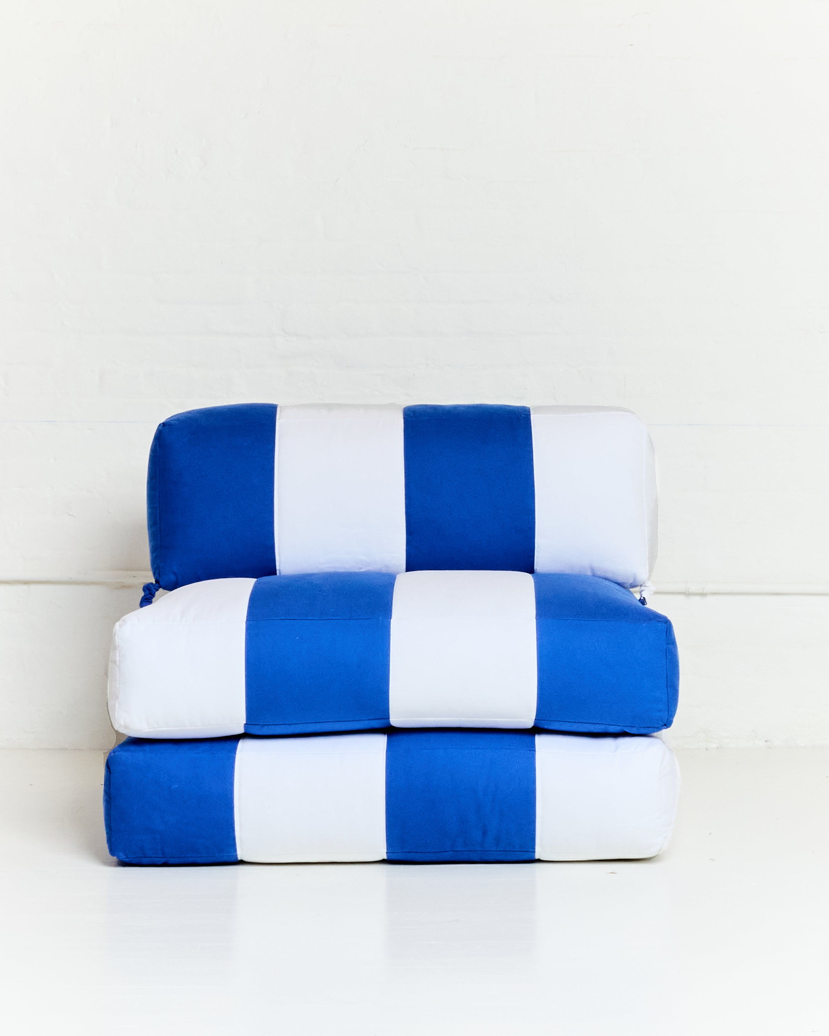 Duvet Armless Module Multi Vintage Red/Klein Blue