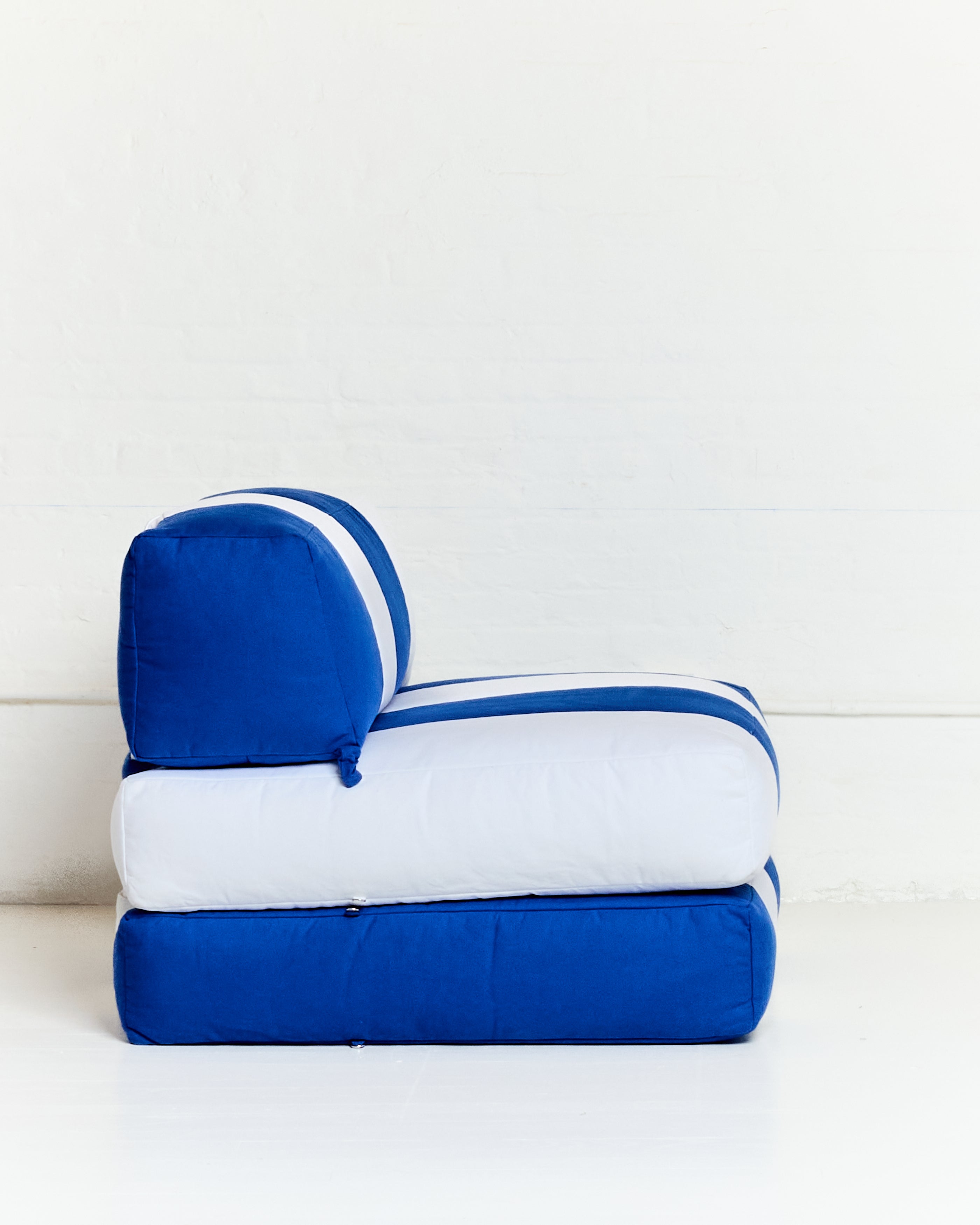 Duvet Armless Module Multi Vintage Red/Klein Blue